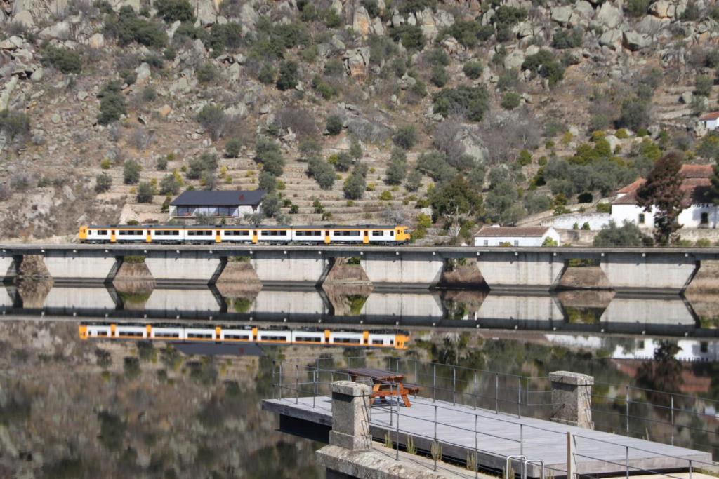 Douro Yacht Charter & Bungalows Sao Joao da Pesqueira Exterior photo